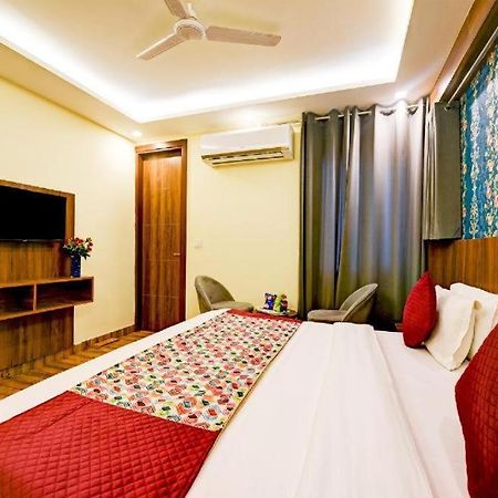 Hotel Rosewood Near Delhi Airport ニューデリー エクステリア 写真