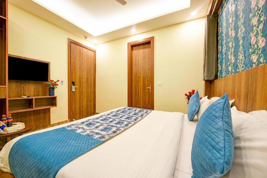 Hotel Rosewood Near Delhi Airport ニューデリー エクステリア 写真
